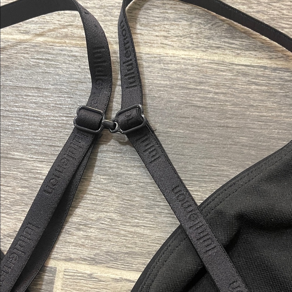 Lululemon License to Train Triangle Bra A/B *Logo. - Picture 7 of 8